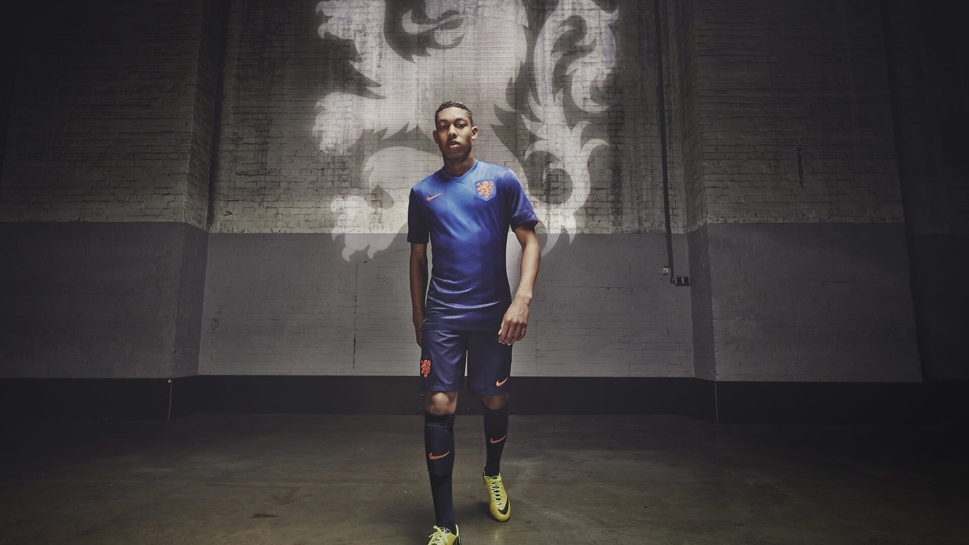 开云体育在线-福克斯撕裂黄蜂，当老鹰的翅膀提前终结悬念